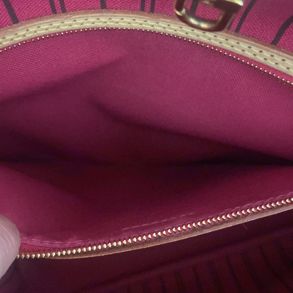 Authentic Louis Vuitton Neverfull MM monogram with pink interior - Picture 9 of 15